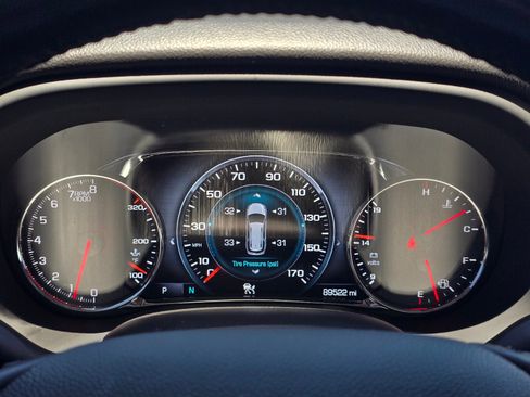 Used 2019 GMC Acadia Denali w/ Technology Package FWD image 17