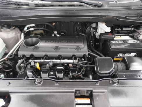 Used 2011 Hyundai Tucson GLS image 24