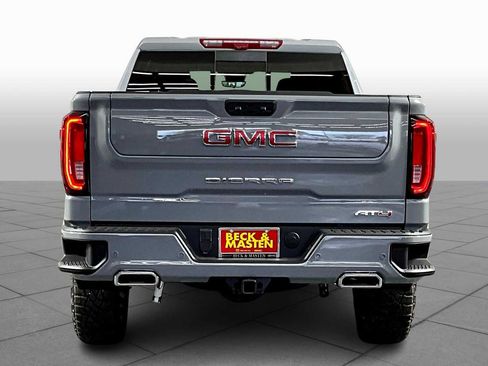 Used 2025 GMC Sierra 1500 AT4 w/ AT4 Premium Package AWD/4WD image 4