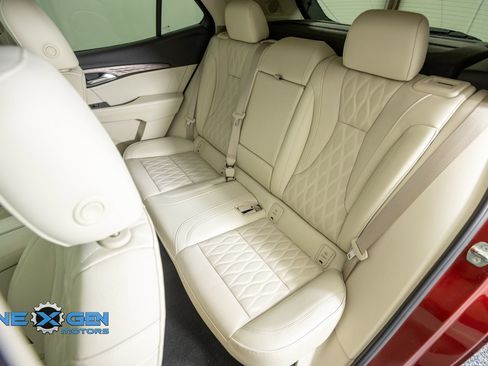 Used 2022 Buick Envision Avenir w/ Technology Package II FWD image 35