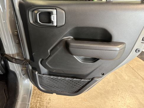 Used 2022 Jeep Wrangler Unlimited Sport AWD/4WD image 35