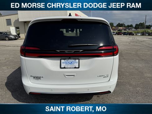 New 2027 Chrysler Pacifica Limited w/ Family Tech Group AWD/4WD image 3