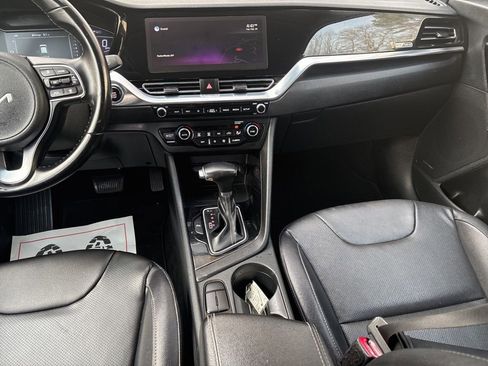 Used 2022 Kia Niro Touring Special Edition image 22