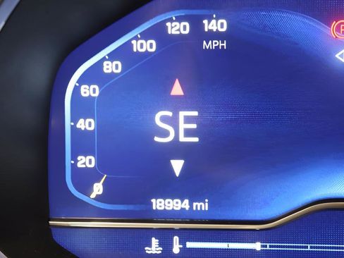 Used 2023 Chevrolet Tahoe LT w/ Luxury Package image 14