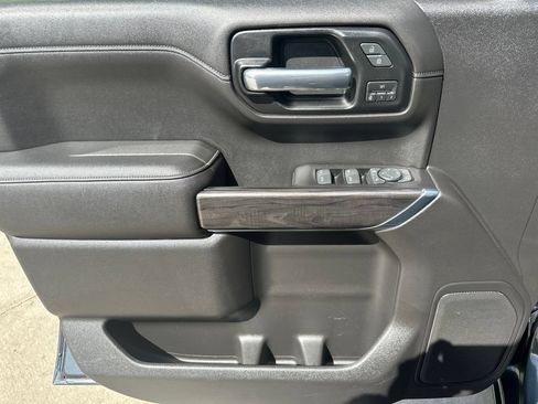 Used 2019 Chevrolet Silverado 1500 LTZ w/ LTZ Plus Package AWD/4WD image 17