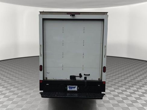 Certified 2022 Ford Transit 350 DRW RWD image 5
