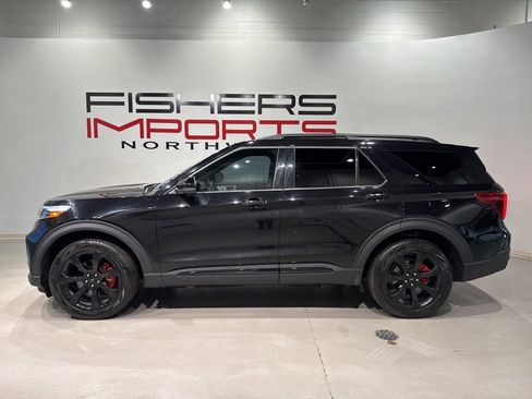 Used 2022 Ford Explorer ST w/ ST Street Pack image 9
