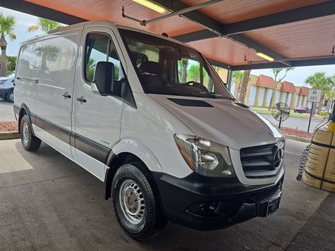 Used 2015 Mercedes-Benz Sprinter 2500 image 1