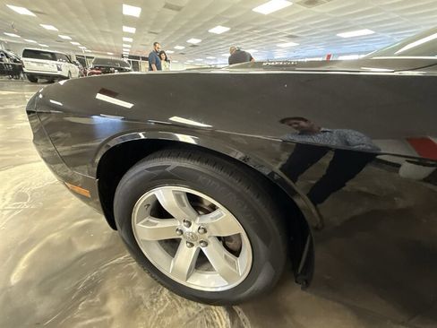 Used 2009 Dodge Challenger R/T RWD image 9