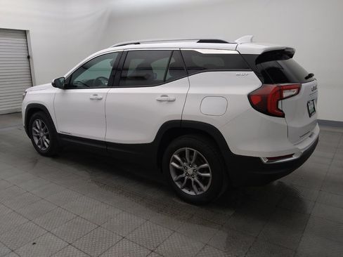 Used 2024 GMC Terrain SLT FWD image 3