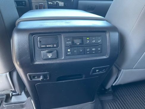 Used 2011 Toyota Sequoia Platinum AWD/4WD image 21