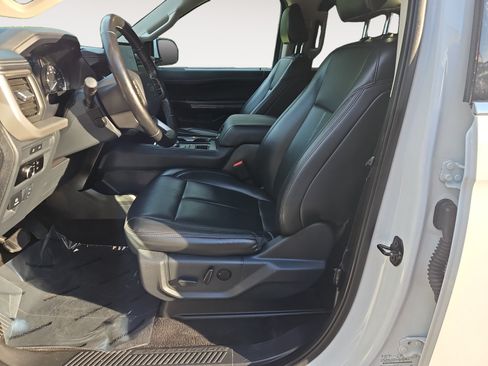 Used 2024 Ford Expedition Max XLT RWD image 9