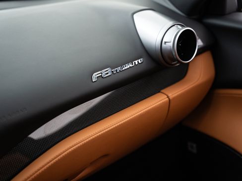 Used 2021 Ferrari F8 Tributo RWD image 41