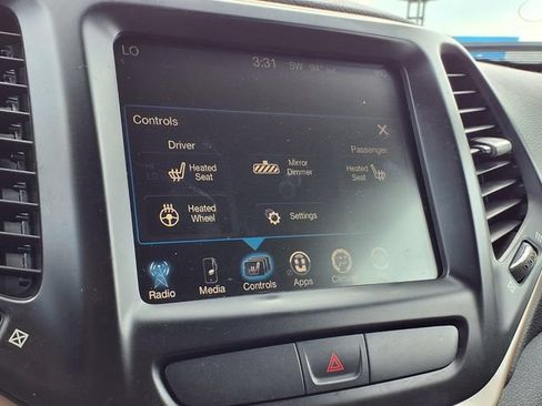 Used 2016 Jeep Cherokee Limited AWD/4WD image 5