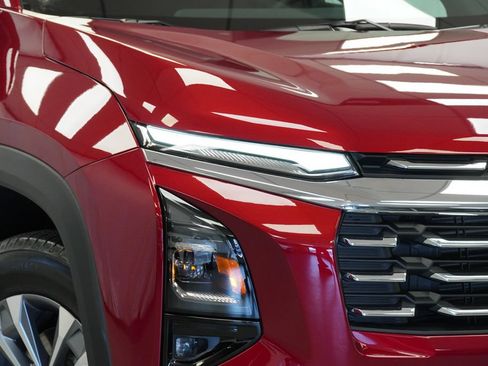 Certified 2025 Chevrolet Equinox LT w/ Safety and Technology Package AWD/4WD image 32