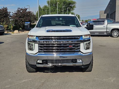 Used 2021 Chevrolet Silverado 2500 LTZ w/ Z71 Off-Road Package AWD/4WD image 9