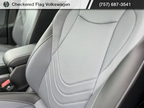 New 2026 Volkswagen Tiguan SE R-Line image 21