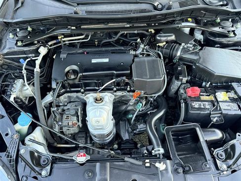 Used 2016 Honda Accord EX image 30