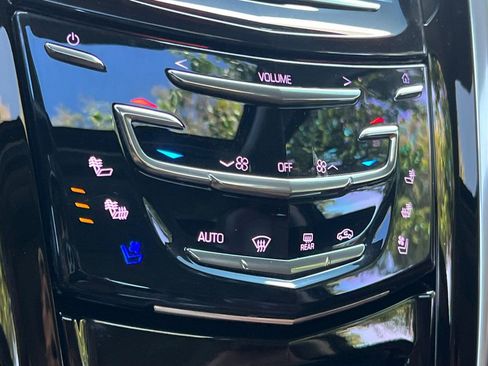 Used 2020 Cadillac Escalade ESV Luxury w/ Escalade Sport Edition RWD image 22