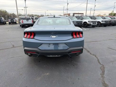 Certified 2024 Ford Mustang Coupe image 6