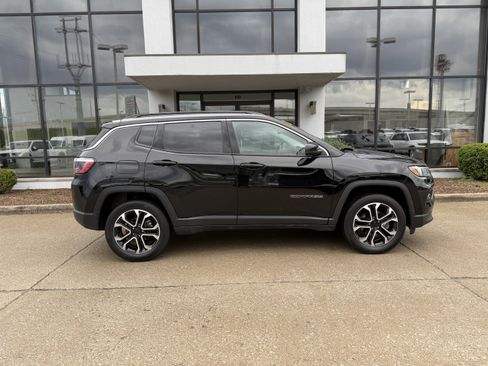 Used 2022 Jeep Compass Limited AWD/4WD image 4
