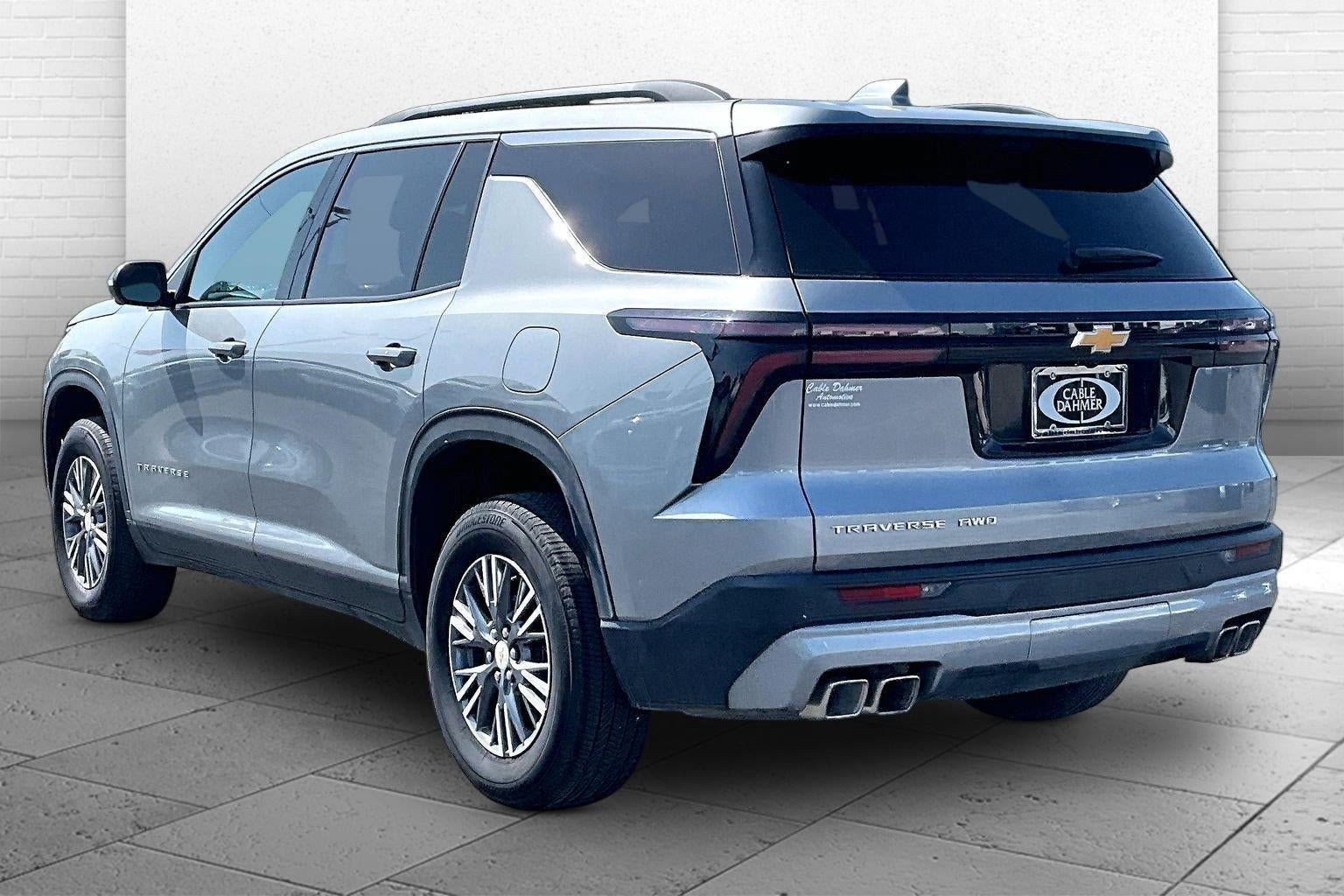 Used 2026 Chevrolet Traverse LT w/ Driver Confidence Package AWD/4WD image 11