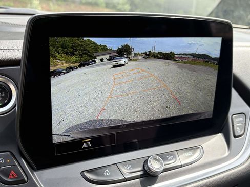 Used 2025 Chevrolet Blazer LT FWD image 13