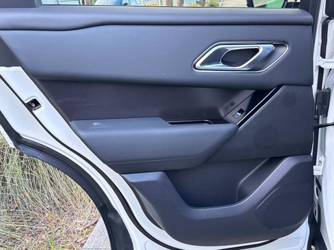 New 2026 Land Rover Range Rover Velar Dynamic SE image 13