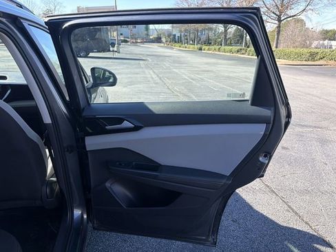 Used 2024 Volkswagen Taos S image 27