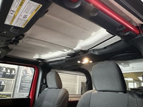 Used 2022 Jeep Wrangler Sport S image 18