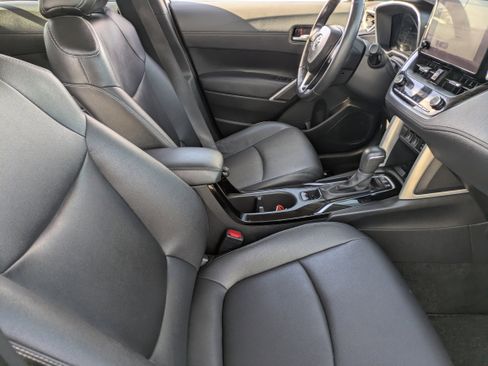 Used 2024 Toyota Corolla Cross XLE FWD image 13