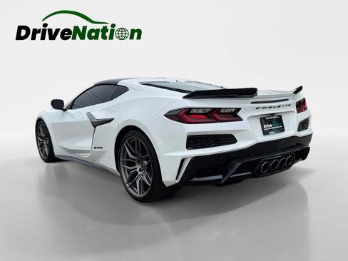 Used 2024 Chevrolet Corvette Z06 RWD image 7