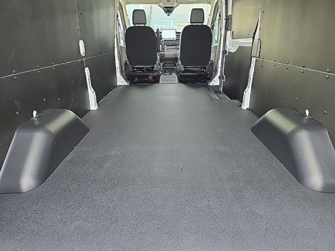 New 2026 Ford Transit 250 148 Medium Roof w/ Load Area Protection Package RWD image 12