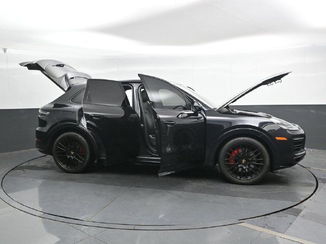 Used 2021 Porsche Cayenne GTS AWD/4WD image 40