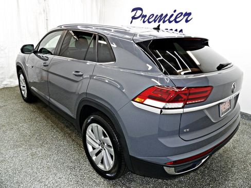 Used 2022 Volkswagen Atlas Cross Sport SE image 4