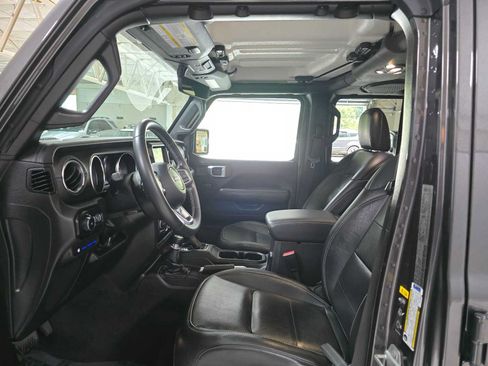 Used 2022 Jeep Wrangler Unlimited Sahara AWD/4WD image 22