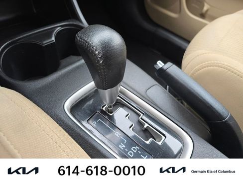 Used 2016 Mitsubishi Outlander SE image 25