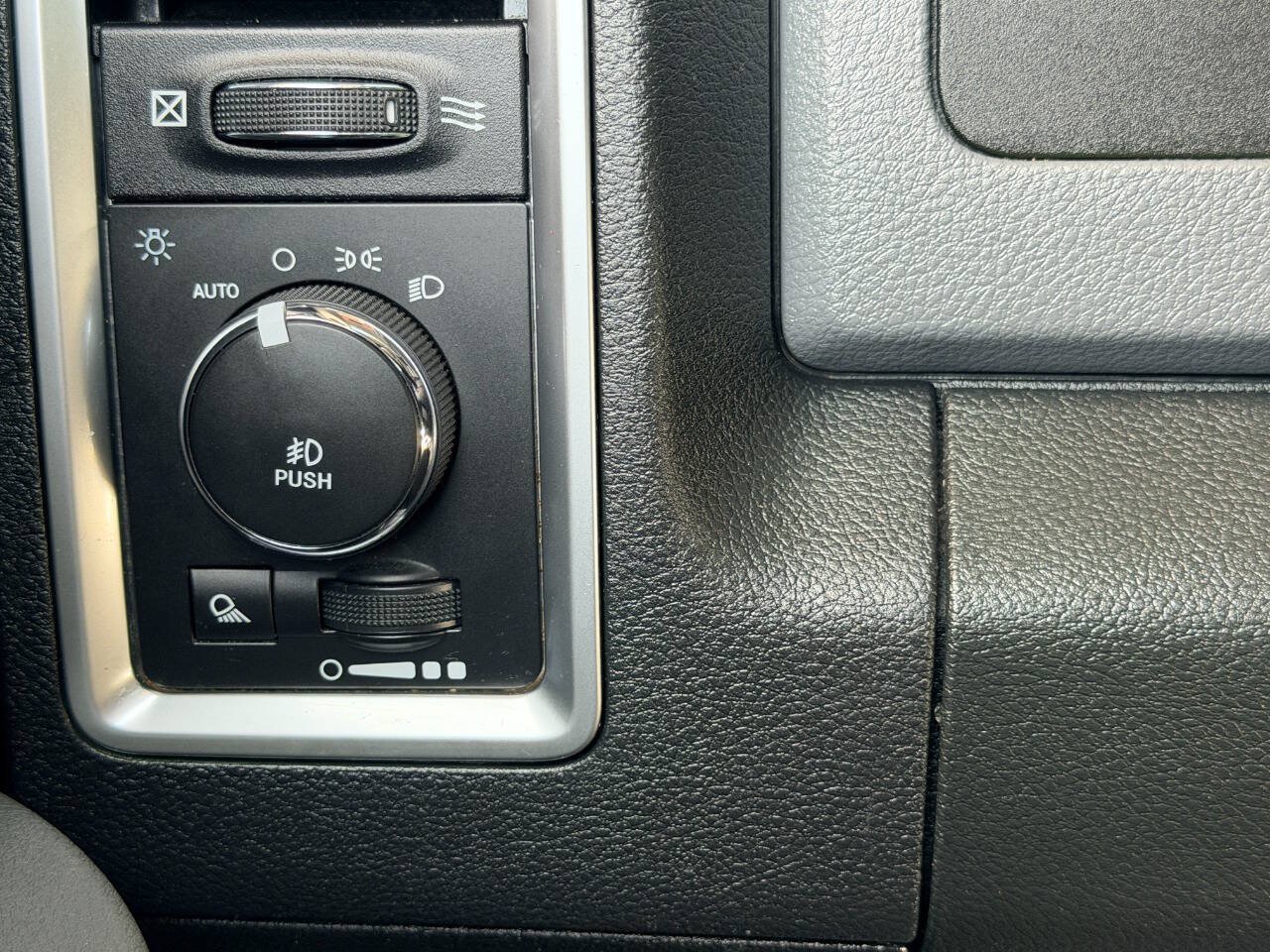Used 2016 RAM 1500 Big Horn AWD/4WD image 35
