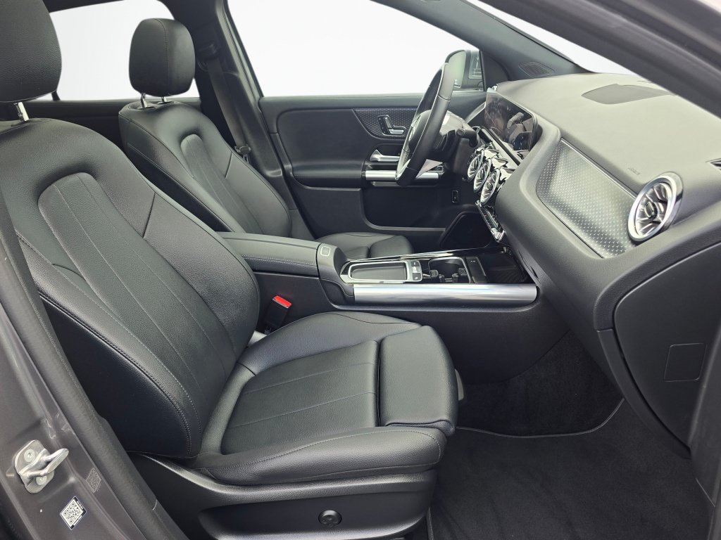 Used 2025 Mercedes-Benz GLA 250 4MATIC image 27