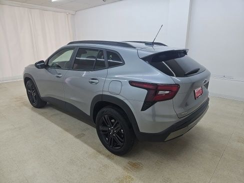 Used 2025 Chevrolet Trax ACTIV w/ Sunroof Package image 17