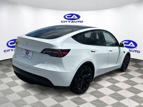Used 2021 Tesla Model Y Long Range AWD/4WD image 3