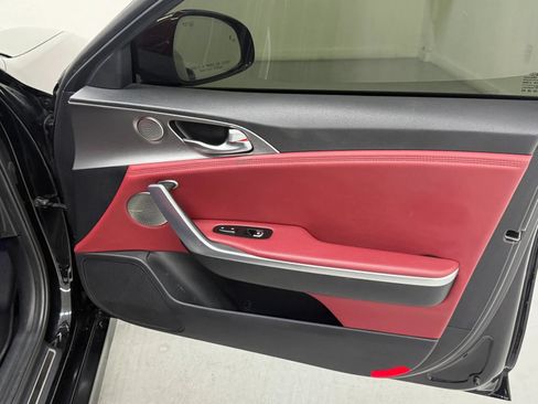 Used 2018 Kia Stinger GT2 AWD/4WD image 30