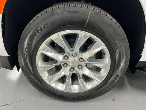 Used 2024 Chevrolet Tahoe Premier AWD/4WD image 27