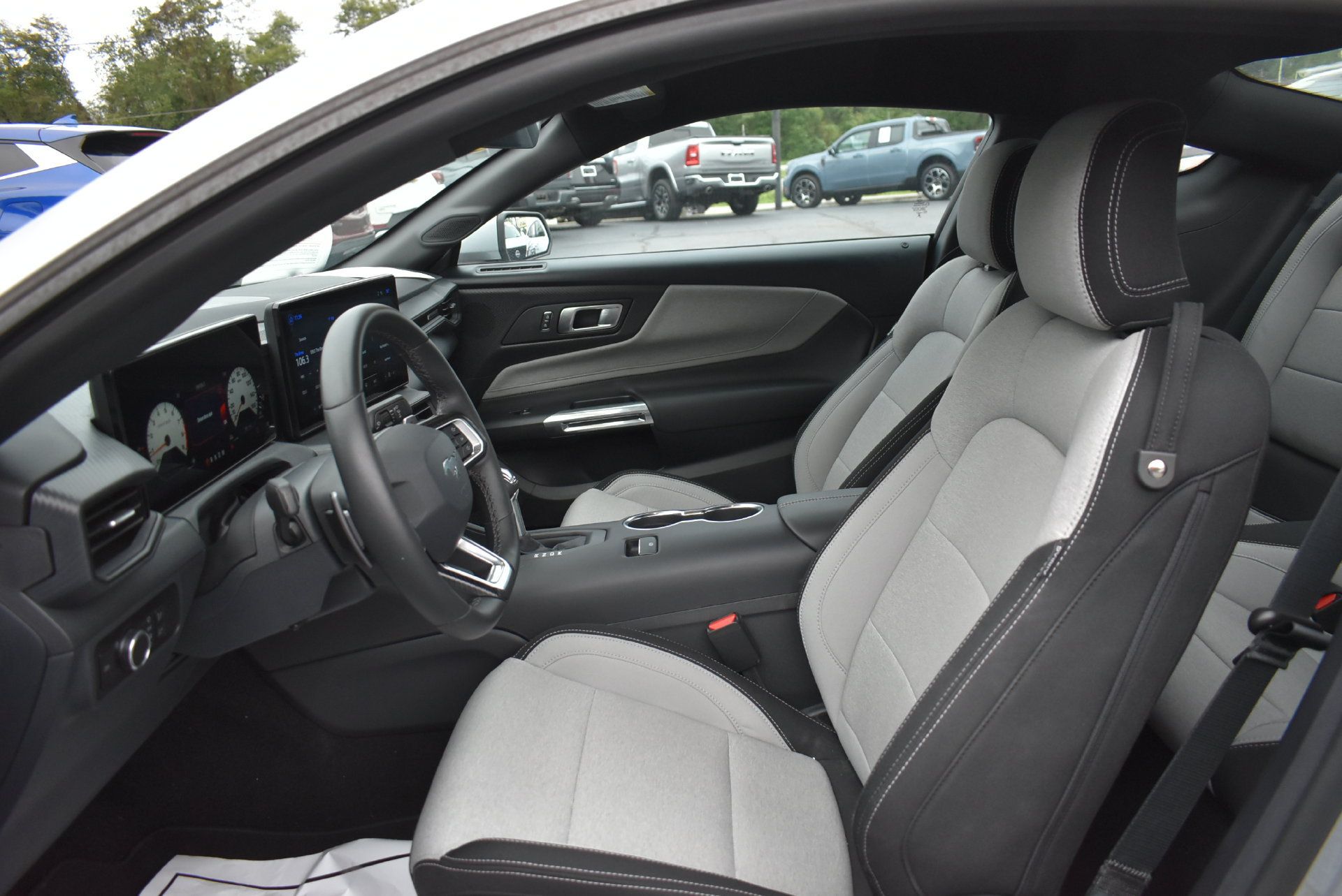 Used 2024 Ford Mustang GT RWD image 13