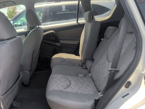 Used 2011 Toyota RAV4 4WD w/ Base L4 Extra Value Pkg image 9