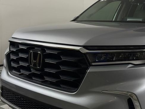 Used 2025 Honda Pilot EX-L image 13