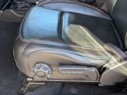 Used 2020 Jeep Gladiator Rubicon image 12