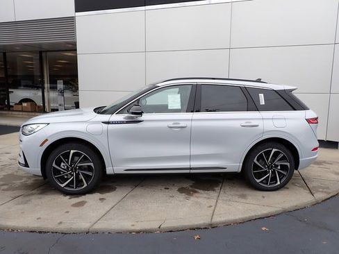 New 2026 Lincoln Corsair Grand Touring image 2