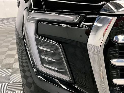 Used 2025 GMC Yukon XL Elevation w/ Elevation Premium Package AWD/4WD image 36