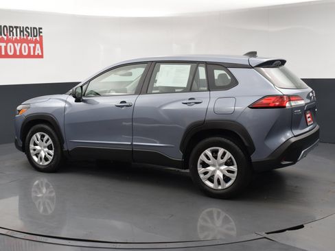 Used 2023 Toyota Corolla Cross L AWD/4WD image 2